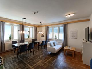 Kolpinghaus Braunau 1 - 3