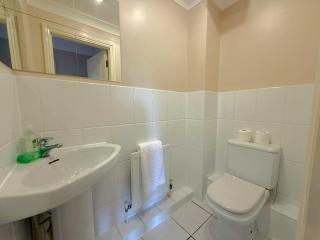 Spacious Two Bedroom Apartment in Bracknell - 3
