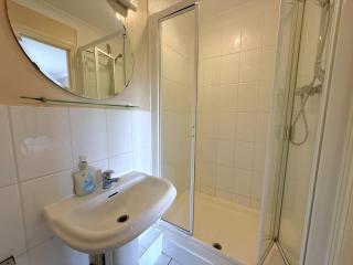 Spacious Two Bedroom Apartment in Bracknell - 4