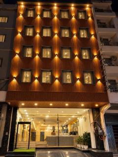 Hotel Luxe Stay Elite Delhi Airport - 7