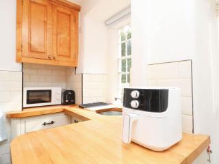 73 Ravensdale Cottages - 2