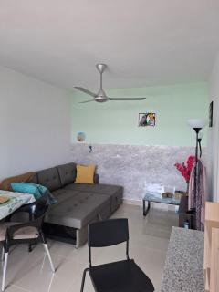 Cozzy Condo- Pool&Gym&free parking-10 min PC beach - 4