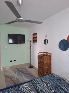 Cozzy Condo- Pool&Gym&free parking-10 min PC beach - 8