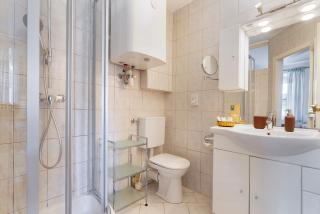 Cosy One Bedroom Apartment Balcony and private Parking - 2