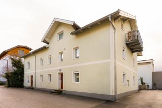Cosy One Bedroom Apartment Balcony and private Parking - 1