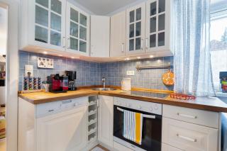 Cosy One Bedroom Apartment Balcony and private Parking - 5