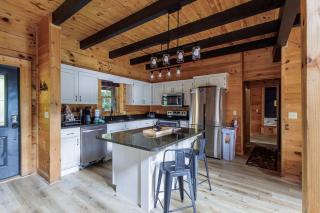 Mountain view 5 bdrm Gatlinburg Cabin near downtown Arts - 7