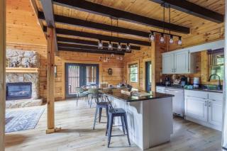 Mountain view 5 bdrm Gatlinburg Cabin near downtown Arts - 3