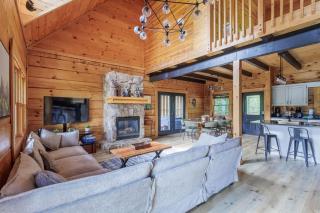 Mountain view 5 bdrm Gatlinburg Cabin near downtown Arts - 1