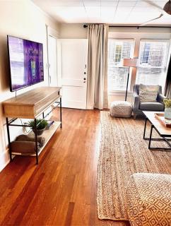 Broadway BNBs III - 1 BR Apartment -Walk to Centre - 1