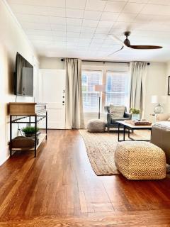 Broadway BNBs III - 1 BR Apartment -Walk to Centre - 9