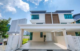 Bungalow in Solok Sungai Emas Penang - 4