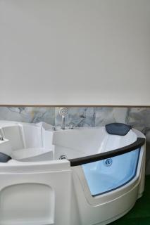 Plaza Nomad, Urban Rooms and Suites private jacuzzi Quito La Carolina - 1