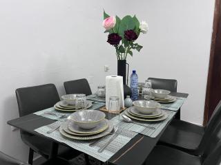 Apartment 24 Novembre - 5 mins Close to Gombe - 2