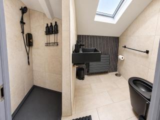 Cabana 5 - Top Floor 2BR Flat with Kitchenette - 7