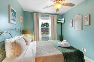 Waterfront Heated Saltwater Pool 8 mi to Beach - 6