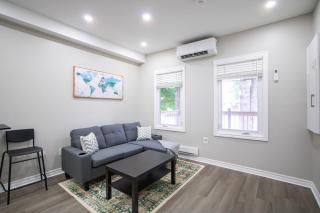 Cozy Downtown London 1BR Gem - 9