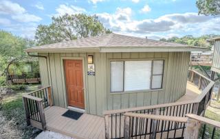 Forest Treehouse on lake perfect for remote mid-week workers No 14 Thorny Pear - 9