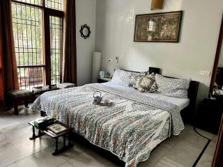 Bright stylish 1 room in Heart of City-Chandigarh - 2