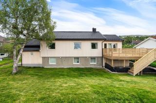 Exclusive South Tromsøya home peaceful & central - 9