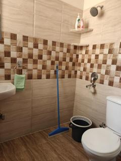 2BHK Ground Floor Family Friends Couple Friendly - 4