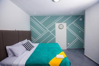 Woodcres Lodge - 2