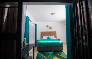 Woodcres Lodge - 9