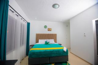 Woodcres Lodge - 7