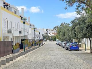 APF Beach T2 Cabanas Home by Junto ao Mar - 9