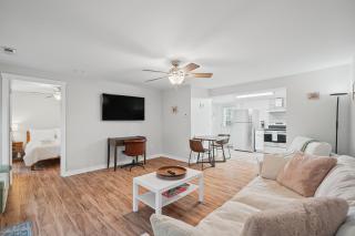 1BD 1BA Near Downtown, UIUC & Memorial Stadium - 6