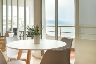 Modern & bright condo with ocean views & pool - walk to the beach - 6