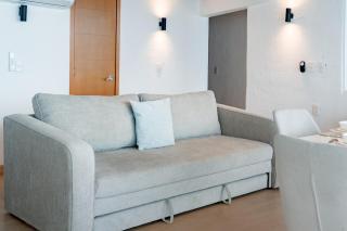 Stylish coastal condo with pool, private balcony & stunning ocean views - 3