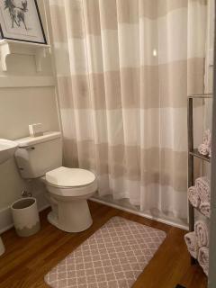 Broadway BNBs I - 1 BR Apartment - Walk to Centre - 9
