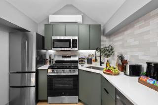 Historic Bay Village Cozy 1BR Getaway - 8