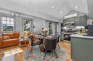 Historic Bay Village Cozy 1BR Getaway - 5