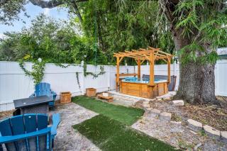 Hot Tub Walk Downtown SH 4BR - 7