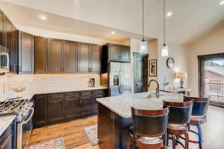 Alders 4 Bedroom Townhome In East Keystone - 5