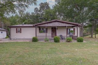 Recently Remodeled! Hillsboro Home w/ Fire Pit - 8