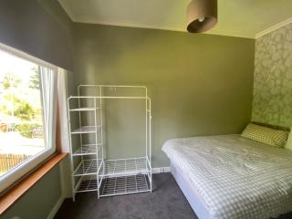 Spacious 3 Bed Home with Parking - Glasgow - 9