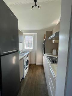 Spacious 3 Bed Home with Parking - Glasgow - 8