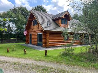 Canadees log home Maple Leaf Lodge met sauna - 9