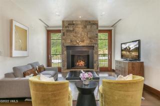 Platinum Vail Solaris 2 Bedroom Vacation Rental Set At The Base Of The Mountain Just Steps From The Gondola - 9