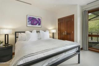 Platinum Vail Solaris 2 Bedroom Vacation Rental Set At The Base Of The Mountain Just Steps From The Gondola - 1