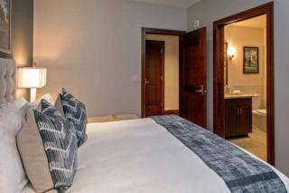 Platinum Vail Solaris 3 Bedroom Vacation Rental Set At The Base Of The Mountain Just Steps From The Gondola - 1