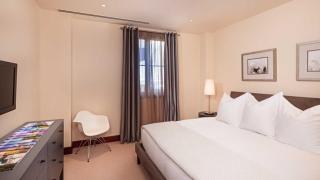 Platinum Vail Solaris 4 Bedroom Vacation Rental Set At The Base Of The Mountain Just Steps From The Gondola - 2