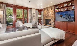 4 Bedroom + Den Luxury Residence at Solaris Residences - 7