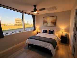 Luxury High-Rise with Panoramic City Views - 0