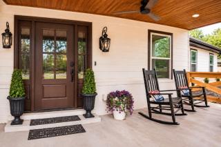 Luxury 3BR Pond View Home with Gameroom - 8