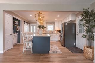 Luxury 3BR Pond View Home with Gameroom - 5