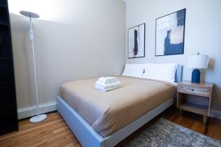 Sunlit 2BR Central Park North elevator & laundry - 2